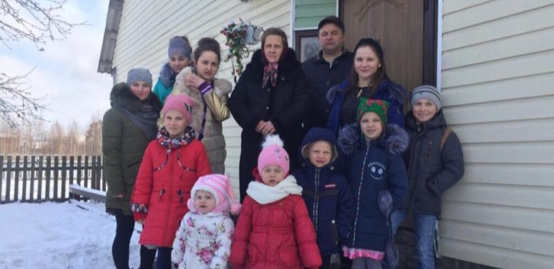 “45 ans, et déjà 19 enfants !”. Une Ukrainienne a battu le record en donnant naissance à 19 enfants