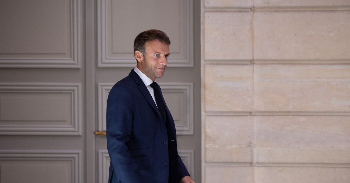 PHOTO. Après la doudoune d’Elisabeth Borne… la tenue d’Emmanuel Macron fait aussi parler