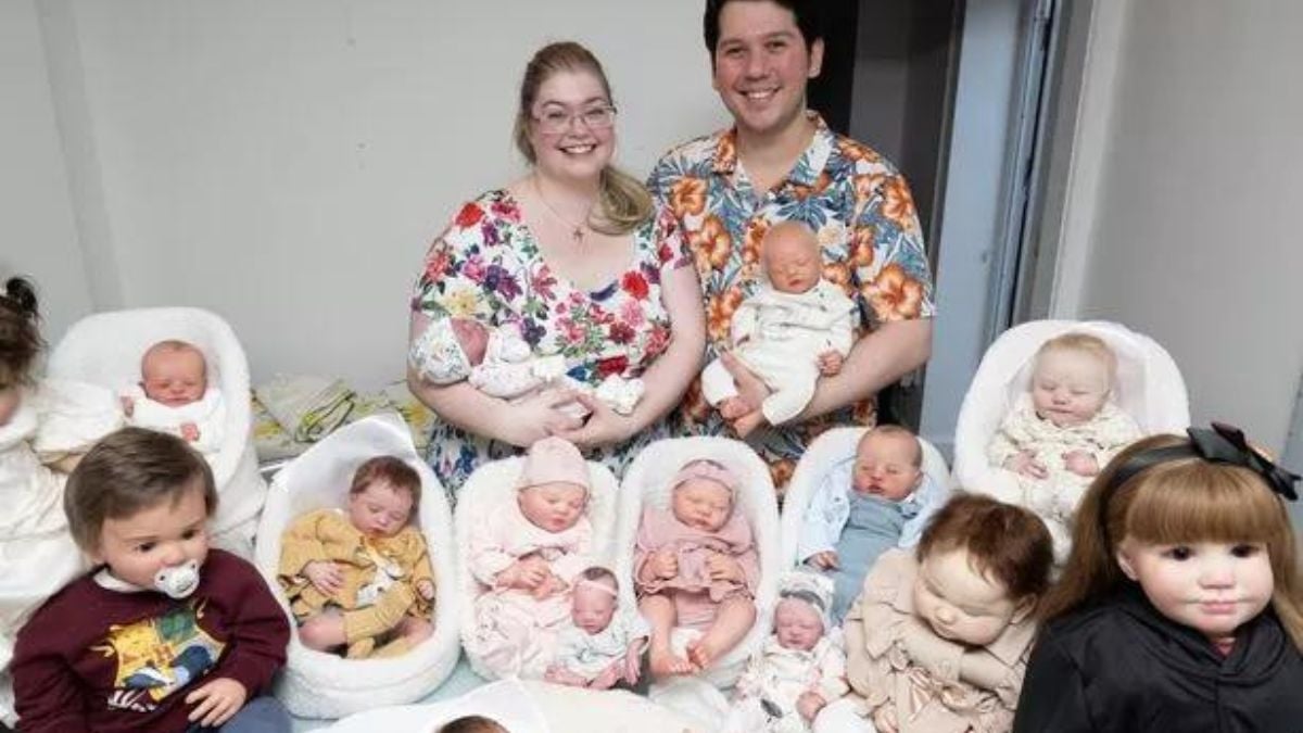 Ce couple dépense 7000€ et achète 13 faux bébés pour se préparer à devenir parent