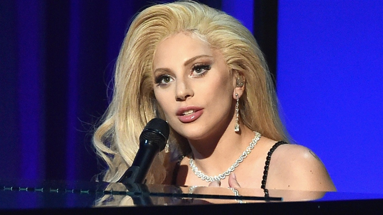 Les internautes réagissent à la vidéo sans maquillage de Lady Gaga