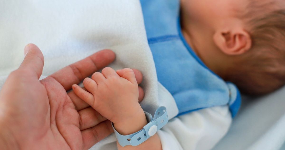 Ces prénoms garçon et fille dits “boulets” à éviter de donner à votre bébé en 2024