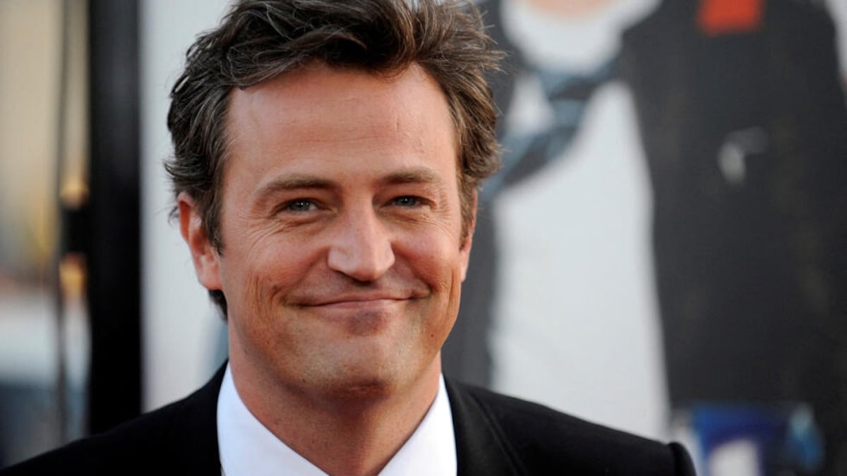 L’acteur Matthew Perry, mythique Chandler dans Friends, mort à l’âge de 54 ans