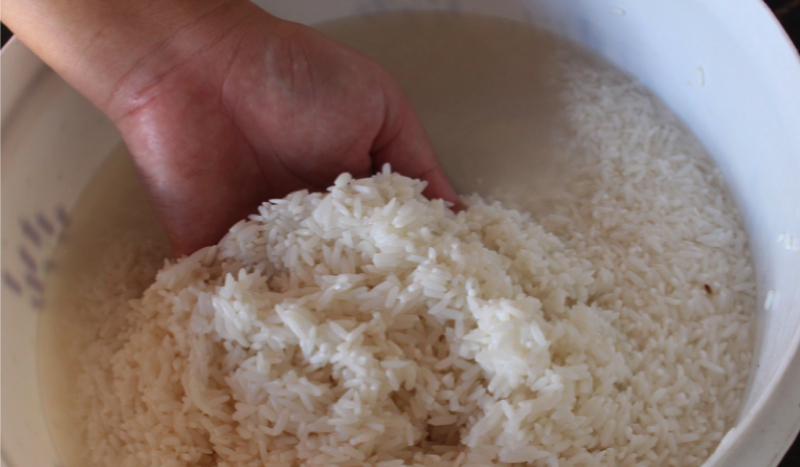 Pourquoi faut-il laver le riz avant de le cuire?