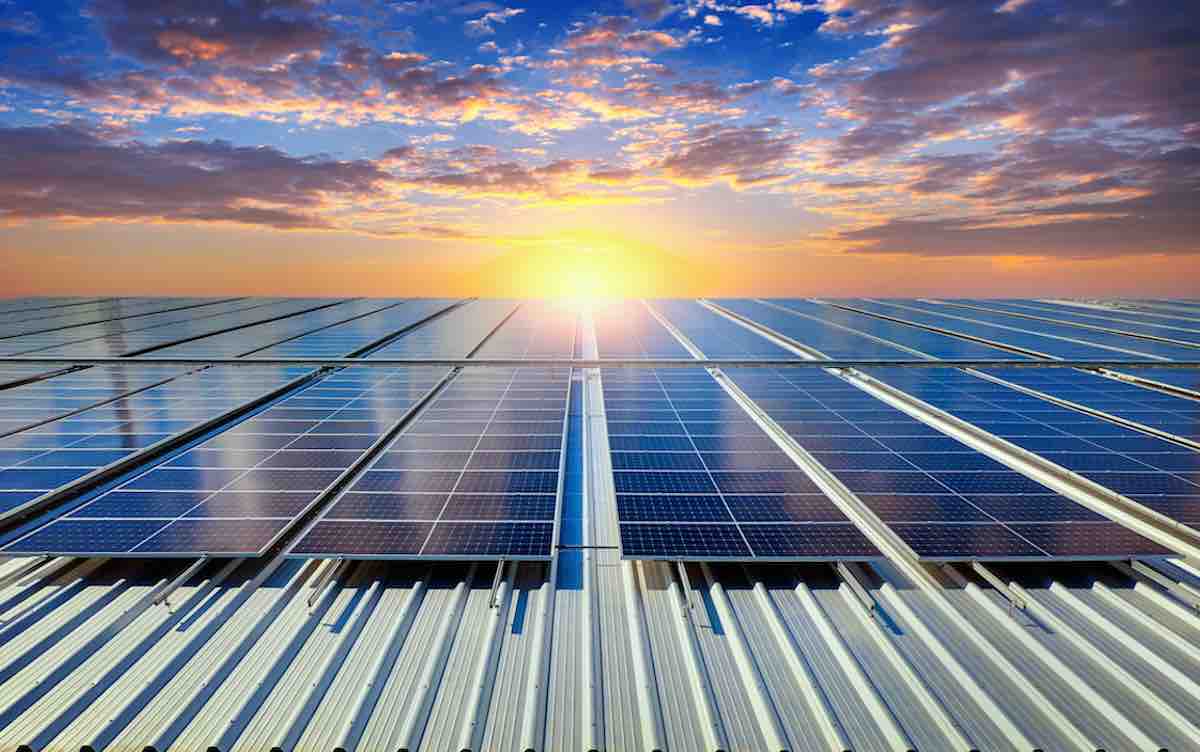 Une étude révèle que le monde atteint enfin le ‘point de basculement’ pour l’énergie solaire
