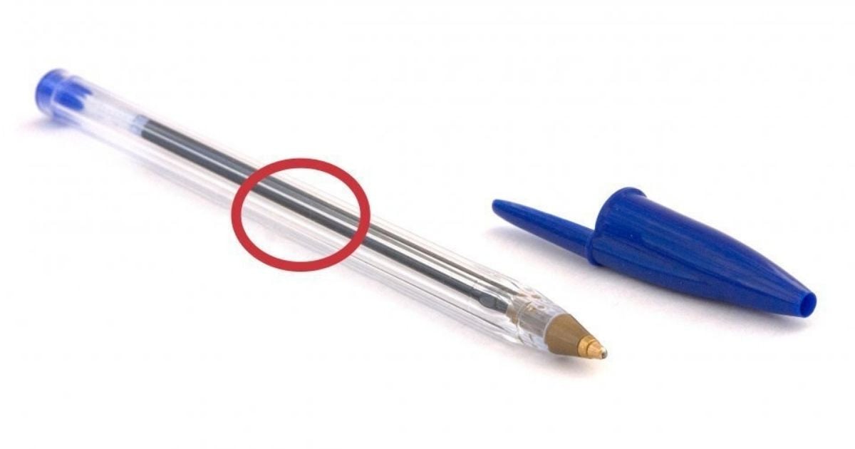 À quoi sert le trou au milieu du stylo et sur le capuchon ?