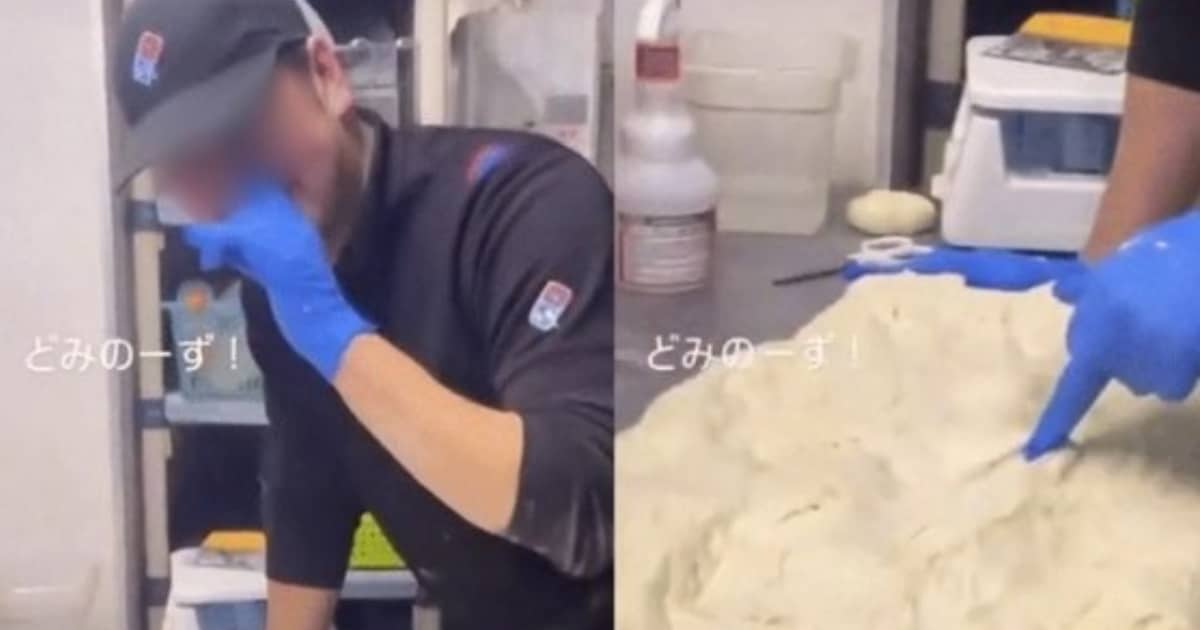 Un employé de Domino’s Pizza se cure le nez et s’essuie dans la pâte, l’enseigne réagit publiquement
