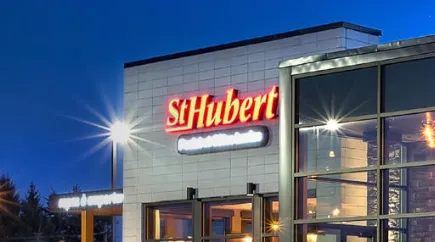 Restaurant St-Hubert: une influenceuse juge que ce n’est plus familial