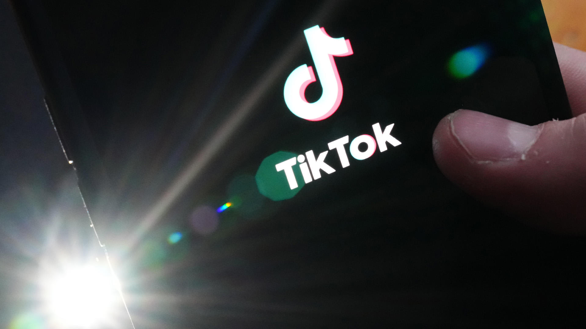 La moitié des Canadiens soutiennent l’interdiction de TikTok, selon un sondage